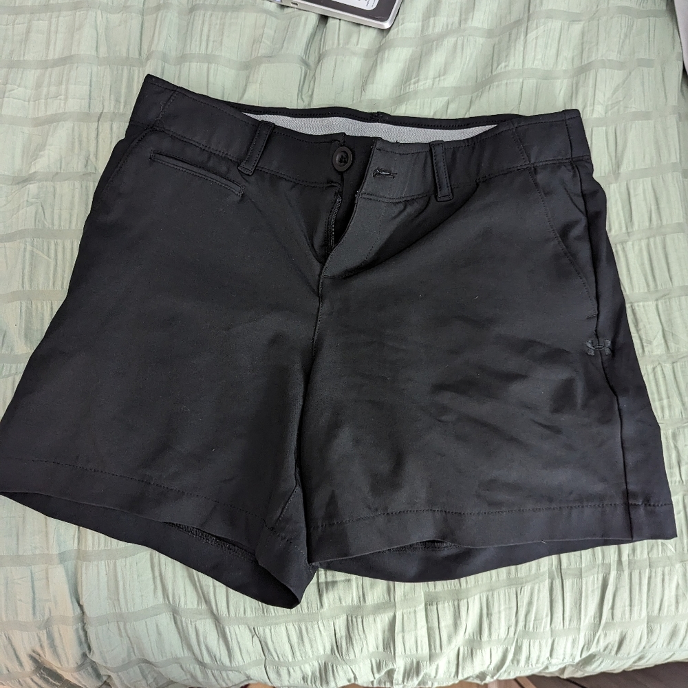 Under Armour golf shorts size 4